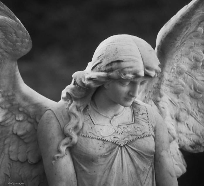 Memorial angel statue